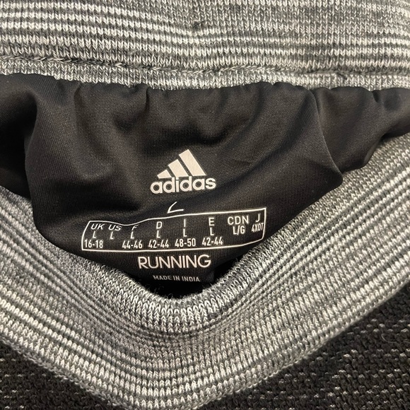 Adidas x Missoni Shorts and Top in Black & Gray. Size: L. - Picture 5 of 6